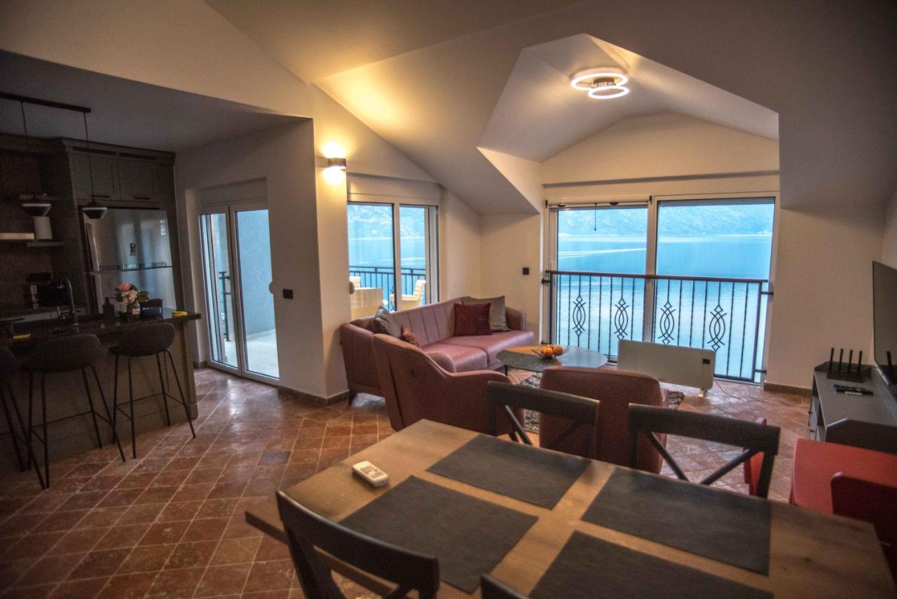 Modern Waterfront 3-Bed Apartment Donja Kostanjica Bagian luar foto