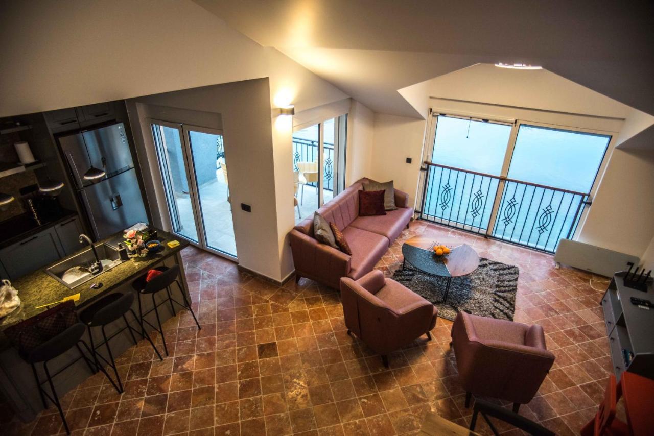 Modern Waterfront 3-Bed Apartment Donja Kostanjica Bagian luar foto