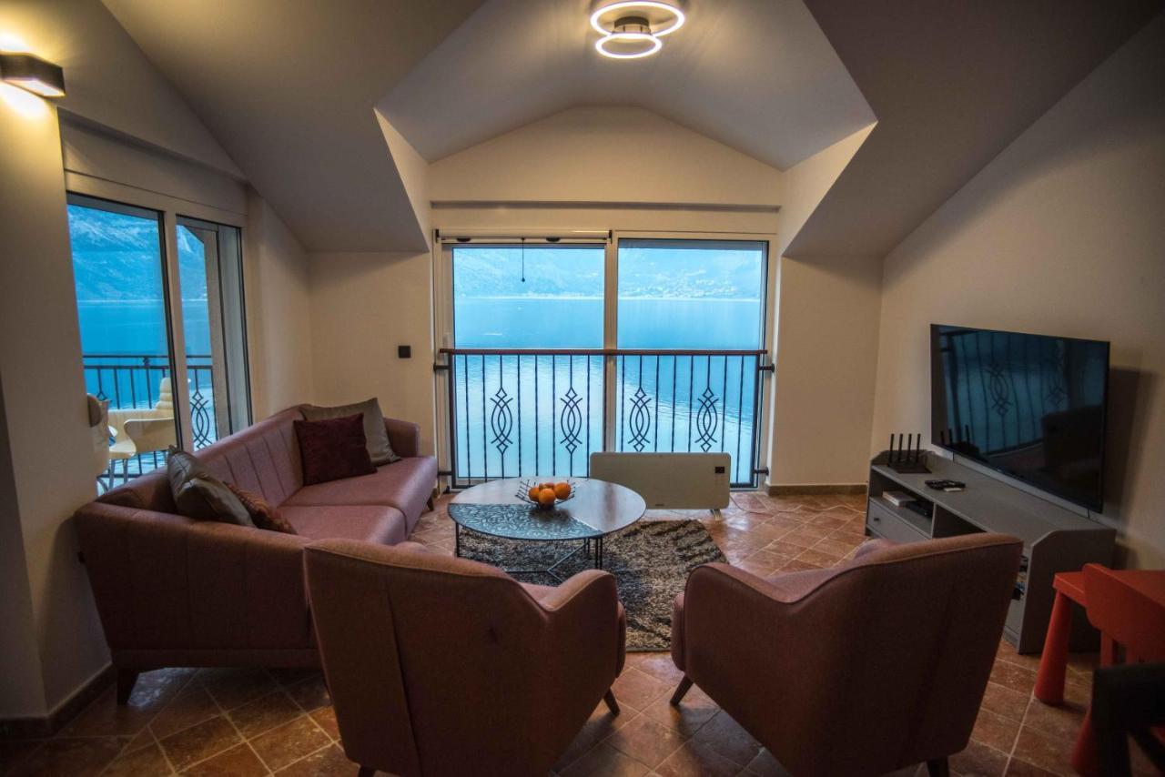 Modern Waterfront 3-Bed Apartment Donja Kostanjica Bagian luar foto