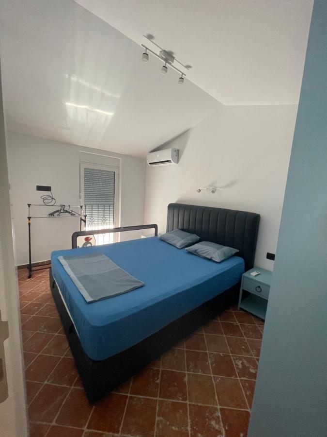 Modern Waterfront 3-Bed Apartment Donja Kostanjica Bagian luar foto